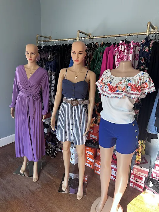 Blanco's boutique & more 5