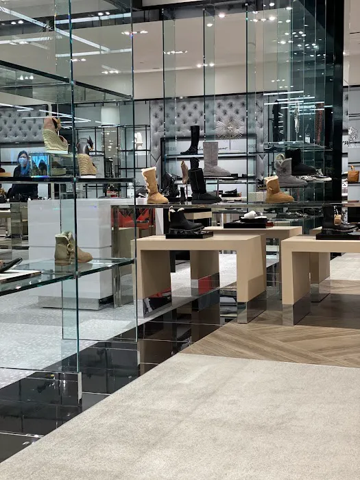 Bloomingdale's 3
