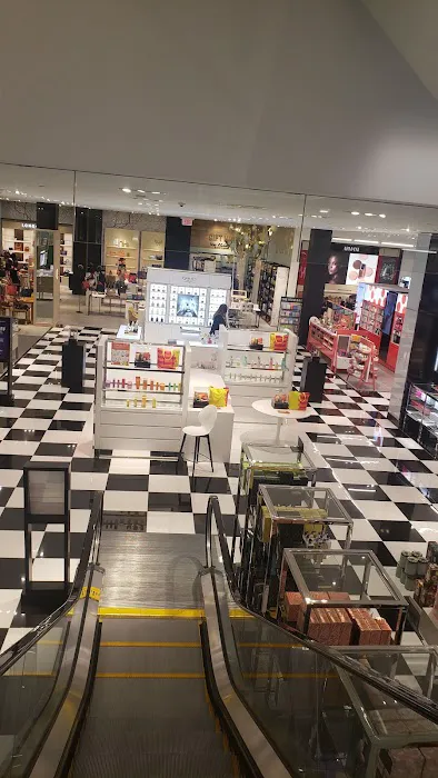 Bloomingdale's 4