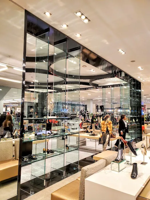 Bloomingdale's 7