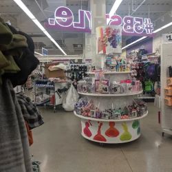 Five Below ico