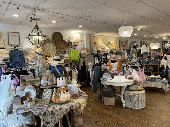 Madison's Niche (Huntington Village) 1
