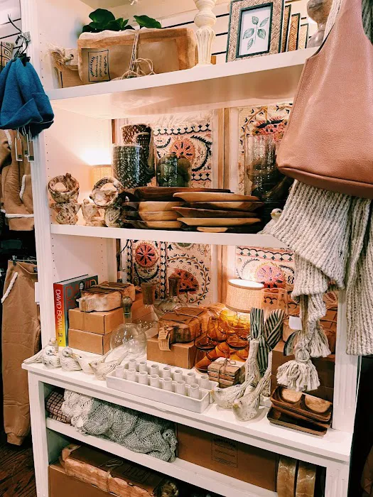 Madison's Niche (Huntington Village) 5