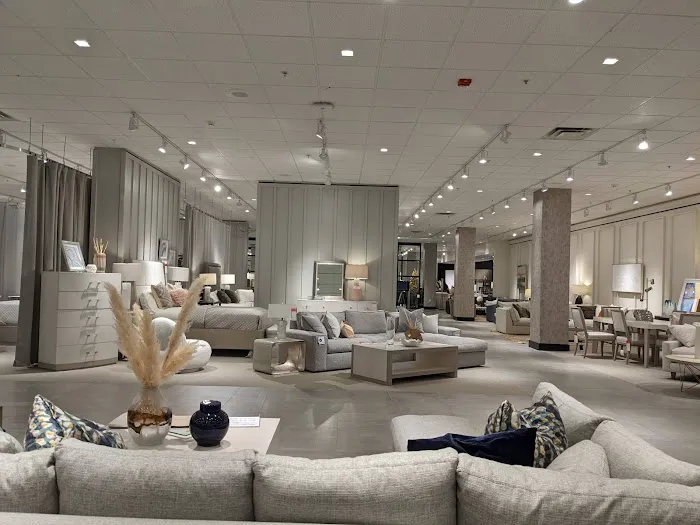 Bloomingdale's 7