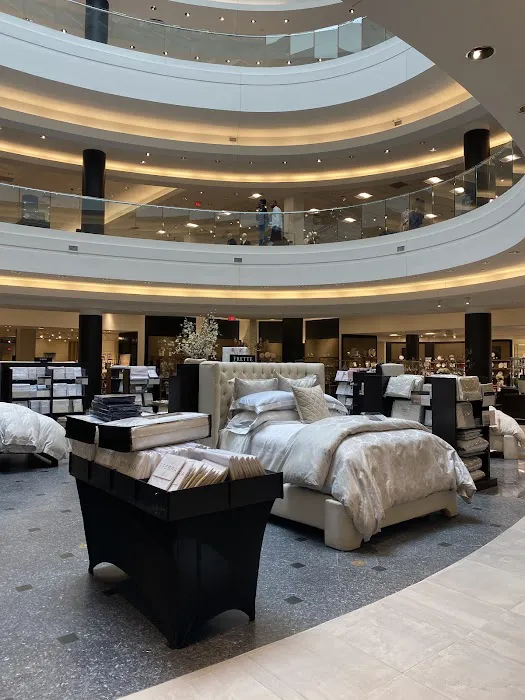 Bloomingdale's 8