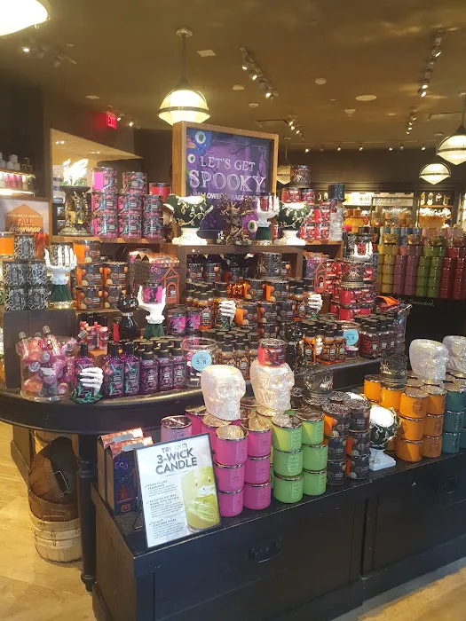 Bath & Body Works 1