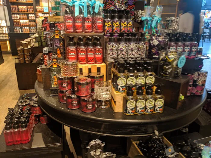 Bath & Body Works 4