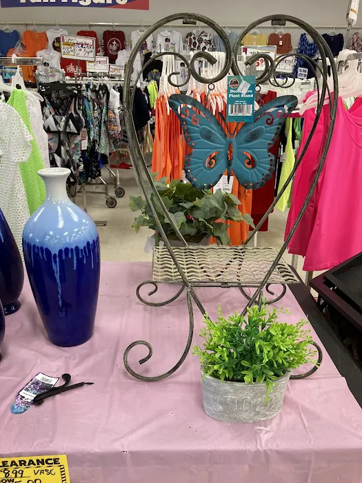 Roses Discount Store 7