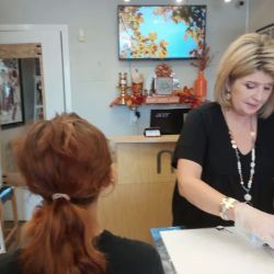 Merle Norman Cosmetics Studio ico