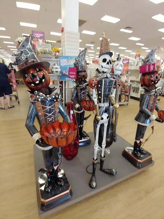 Marshalls & HomeGoods 3