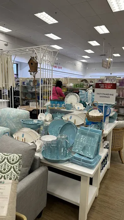 Marshalls & HomeGoods 4