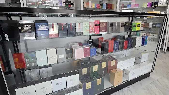 Perfumes & Co. 3