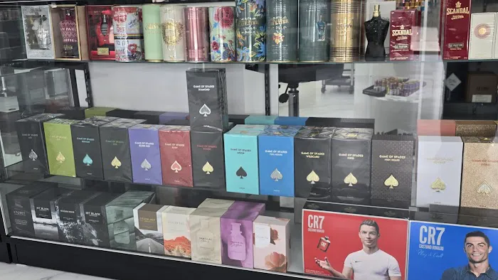 Perfumes & Co. 7