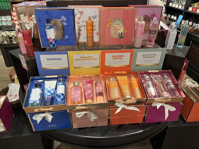 Bath & Body Works 4