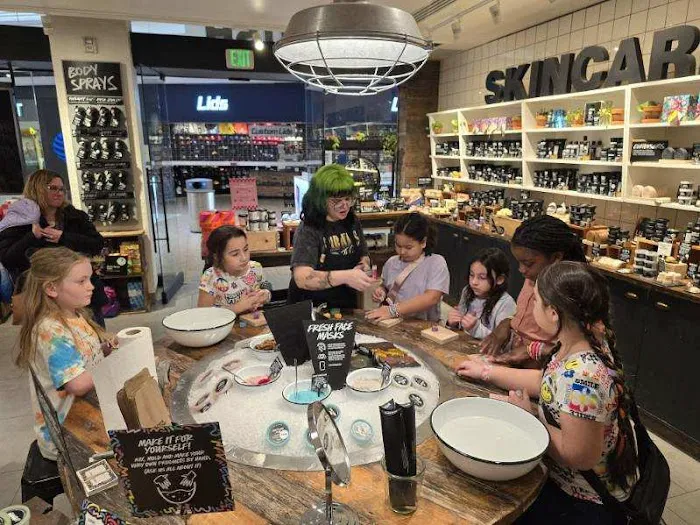 Lush Cosmetics Westfarms Mall 1