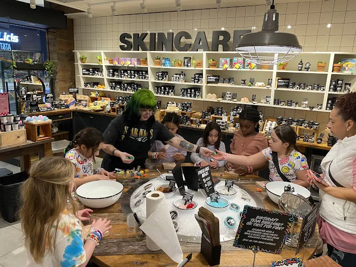 Lush Cosmetics Westfarms Mall 5