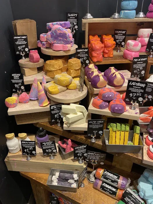 Lush Cosmetics Westfarms Mall 4