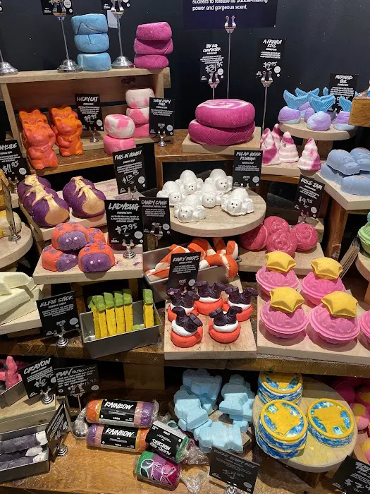 Lush Cosmetics Westfarms Mall 8