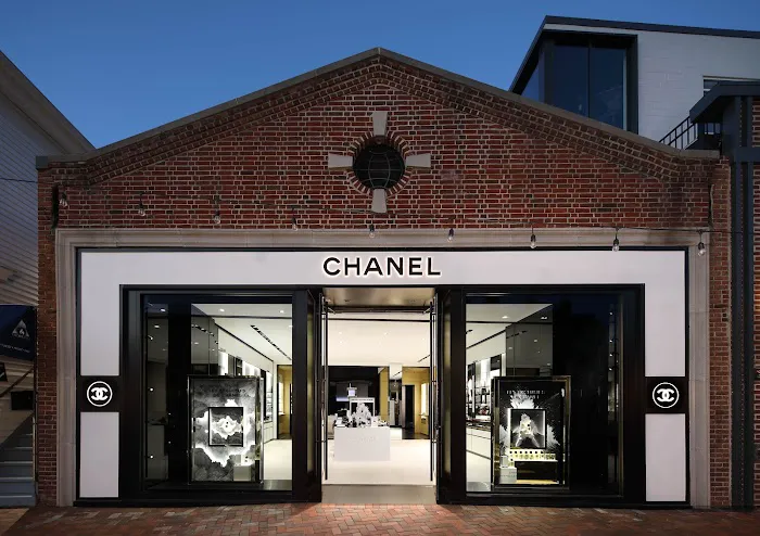 CHANEL FRAGRANCE AND BEAUTY BOUTIQUE 0
