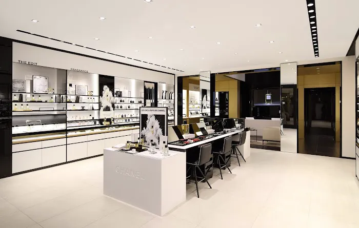 CHANEL FRAGRANCE AND BEAUTY BOUTIQUE 3