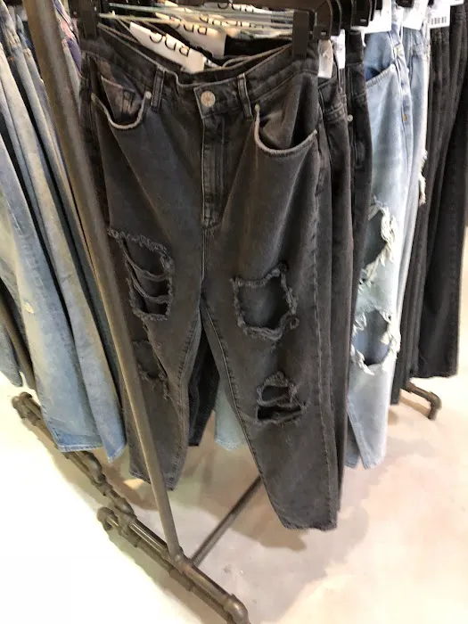 Urban Outfitters 3
