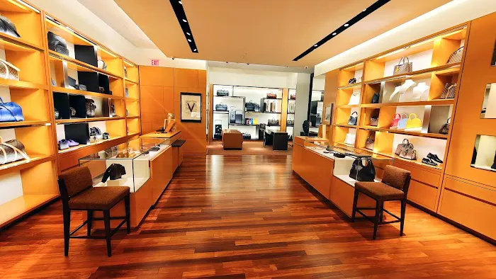 Louis Vuitton Farmington Westfarms 2