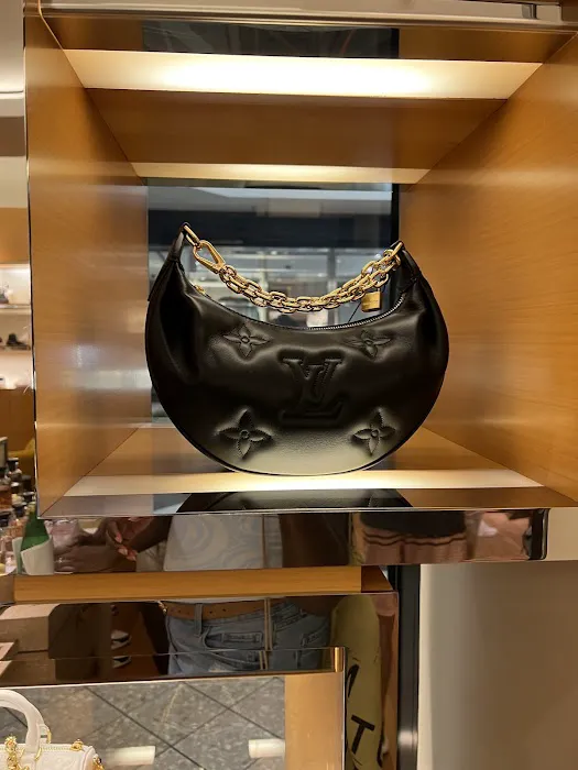 Louis Vuitton Farmington Westfarms 1