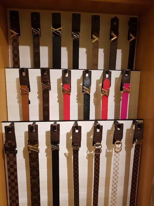 Louis Vuitton Farmington Westfarms 5