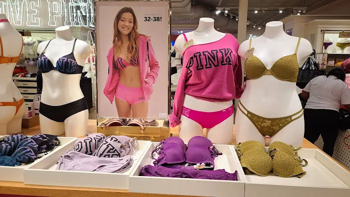 Victoria's Secret 0