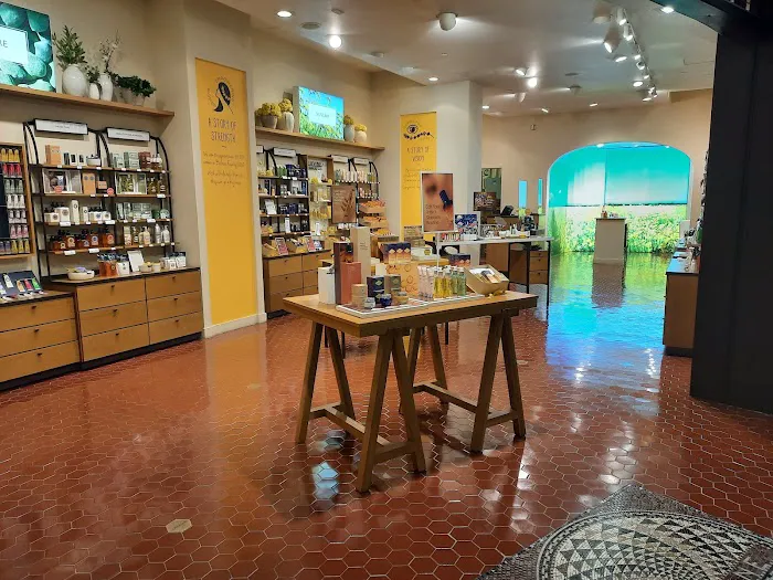 L'OCCITANE EN PROVENCE 4