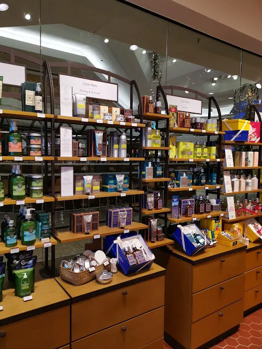 L'OCCITANE EN PROVENCE 8