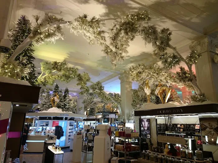 Saks Fifth Avenue 3