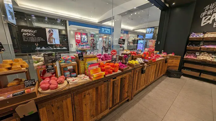 Lush Cosmetics Roosevelt Field 2