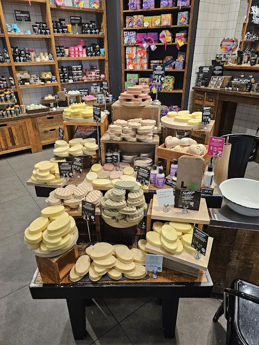 Lush Cosmetics Roosevelt Field 1