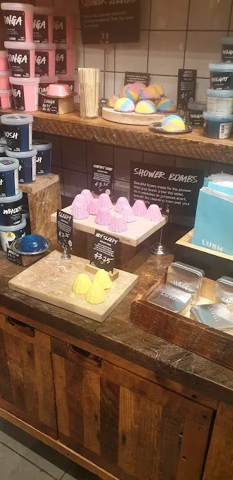 Lush Cosmetics Roosevelt Field 3