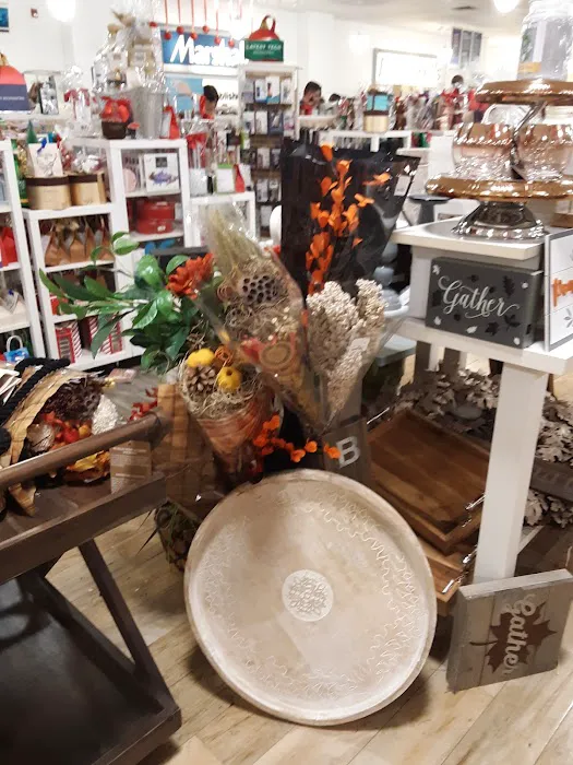 Marshalls & HomeGoods 6