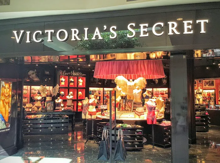 Victoria's Secret & PINK by Victoria's Secret 0