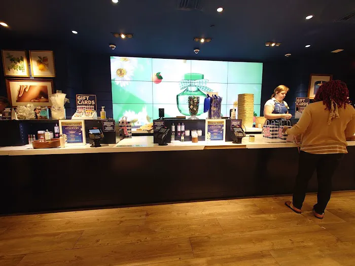Bath & Body Works 1