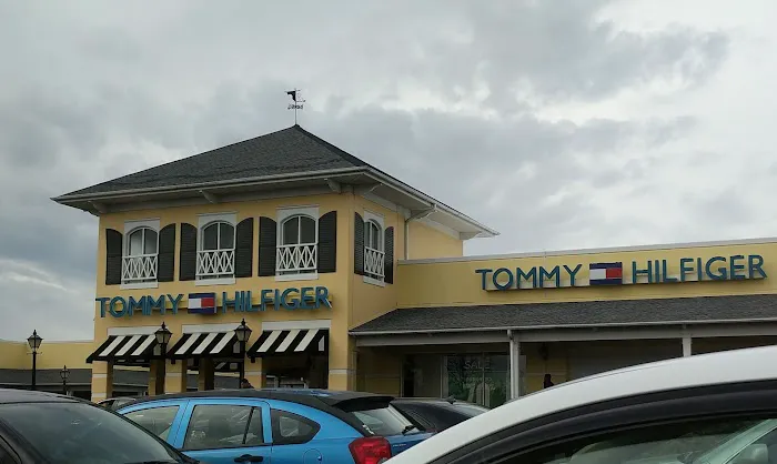 Tommy Hilfiger 1