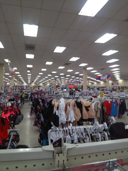 Roses Discount Store 3