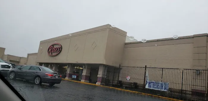 Roses Discount Store 3