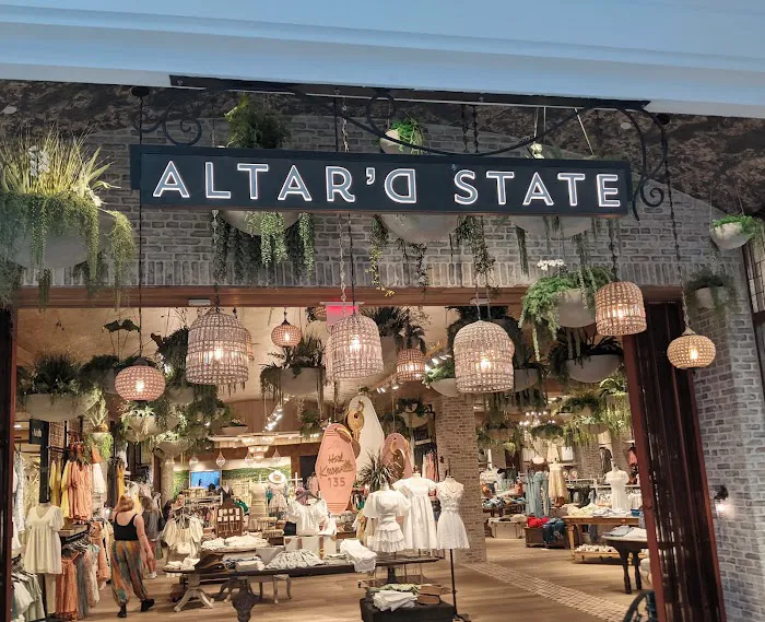Altar'd State West Town Mall 0