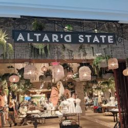 Altar'd State West Town Mall ico