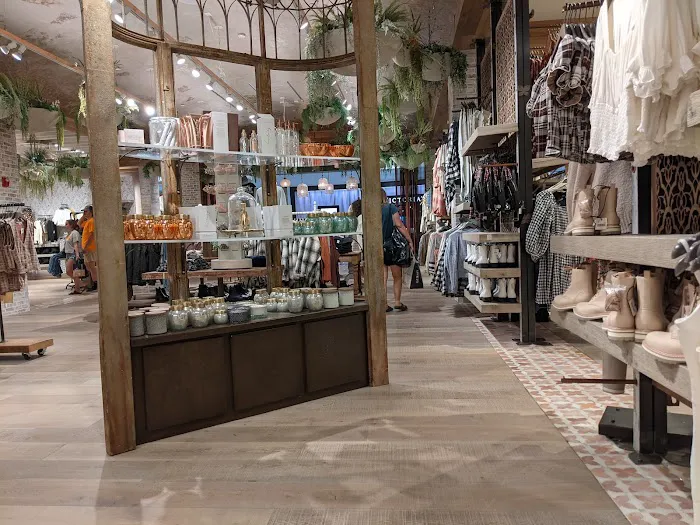 Altar'd State West Town Mall 7