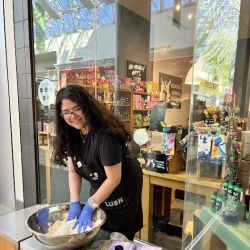 Lush Cosmetics Christiana Mall ico