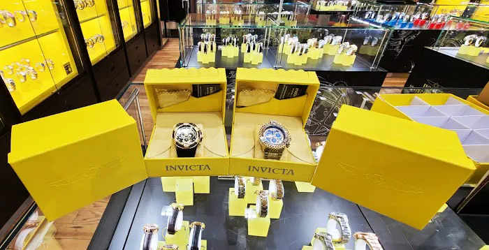 Invicta Store at Christiana Mall 1