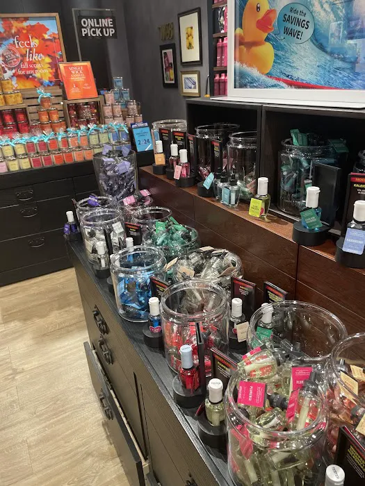 Bath & Body Works 2