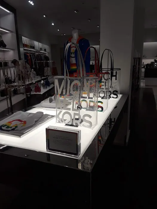 Michael Kors 8