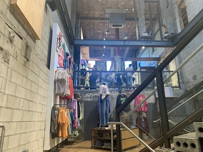 Urban Outfitters 8