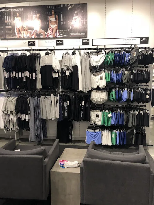 Calvin Klein 7